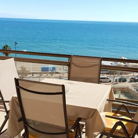 Vistas Al Mar Europa Apartment *